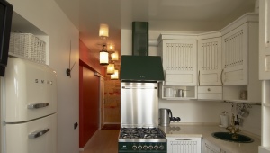  Dizainas mažą virtuvės plotą 6 kv. m su šaldytuvu