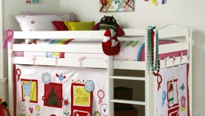  Loft bed with play area