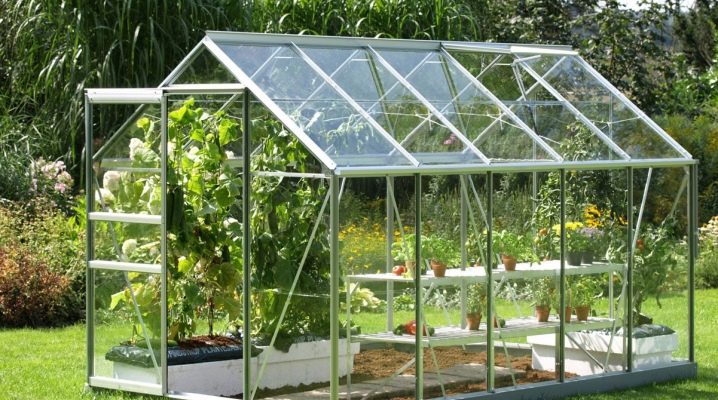  Methods for the manufacture of greenhouses from metal profiles